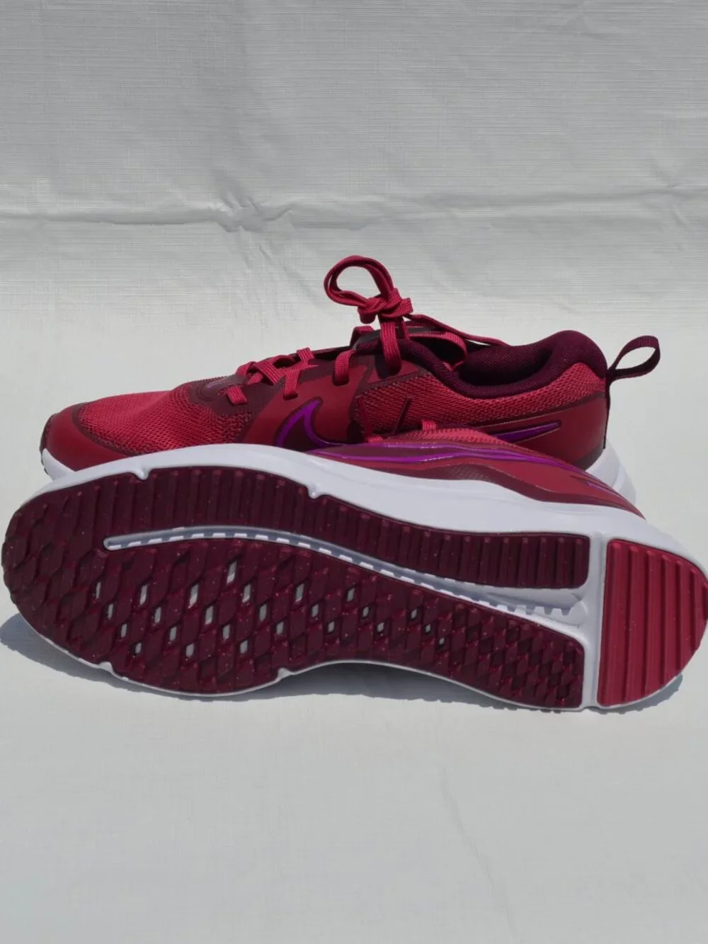 Nike Cosmic Runner (GS) Size 5Y (New)